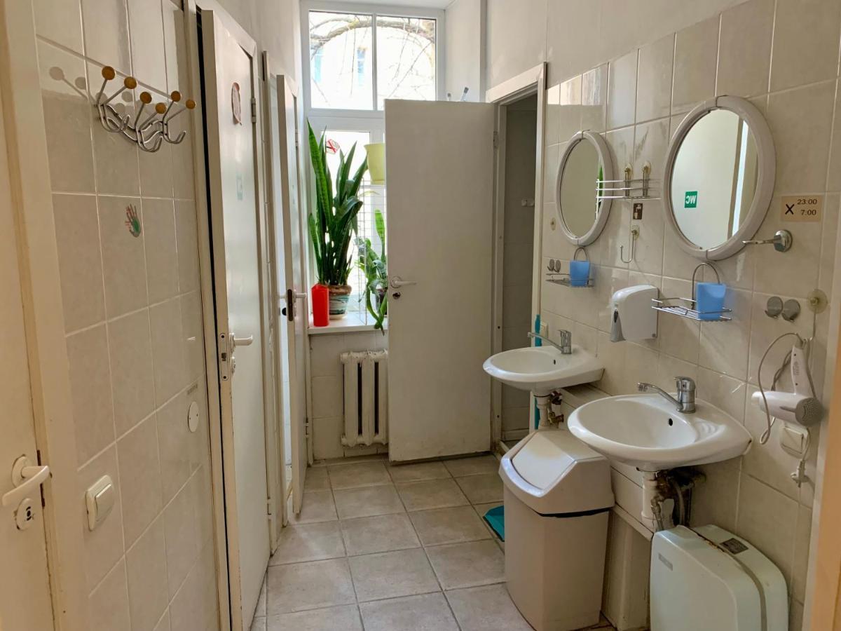 Elizabeth'S Yh Rooms Riga Bagian luar foto
