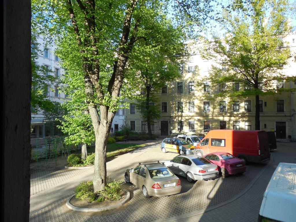 Elizabeth'S Yh Rooms Riga Bagian luar foto