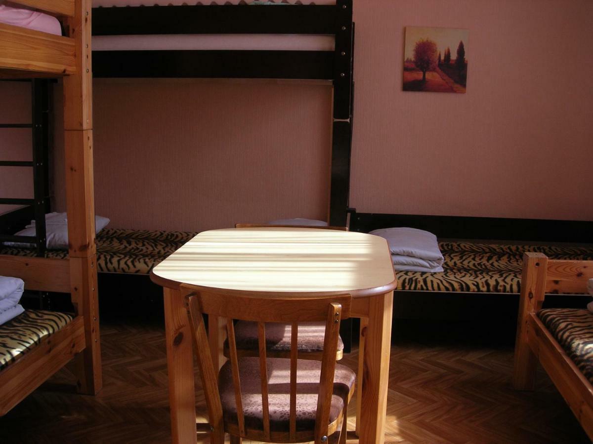 Elizabeth'S Yh Rooms Riga Bagian luar foto